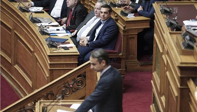 Μονομαχία Τσίπρα – Μητσοτάκη σήμερα στη Βουλή για την οικονομία και το Σκοπιανό